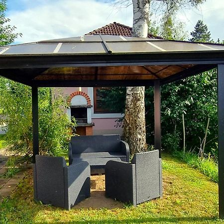 Bungalow & Apartments "Am Deber" Velden - Augsdorf เวลเดน อัม เวิร์ทเทอร์ซี ภายนอก รูปภาพ