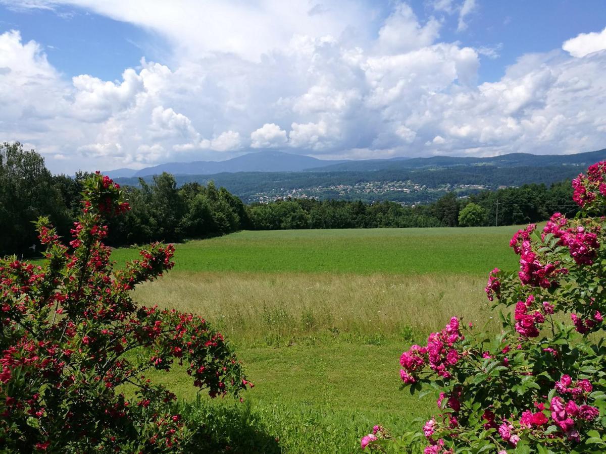 Bungalow & Apartments "Am Deber" Velden - Augsdorf เวลเดน อัม เวิร์ทเทอร์ซี ภายนอก รูปภาพ